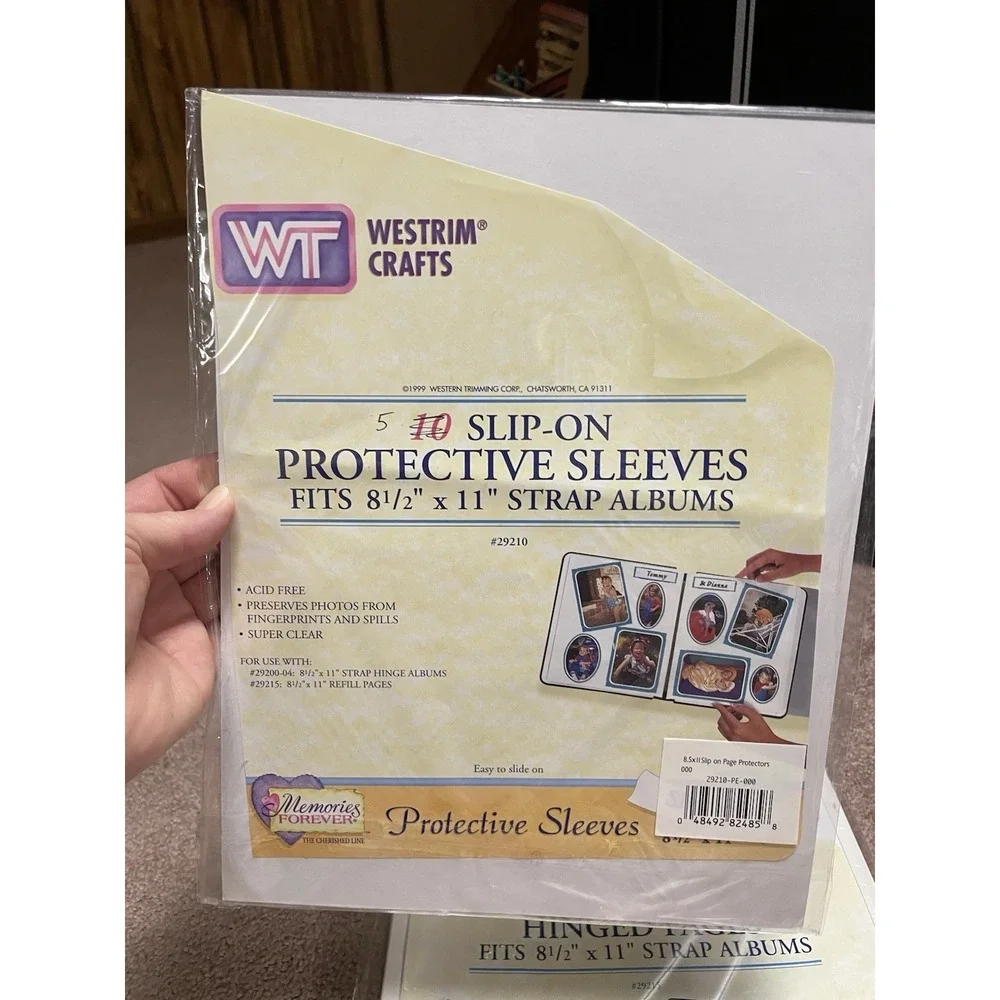 Westrim Crafts Hinged Pages 8.5x11 Strap 13 Pages x 5 Slip On Page Protectors